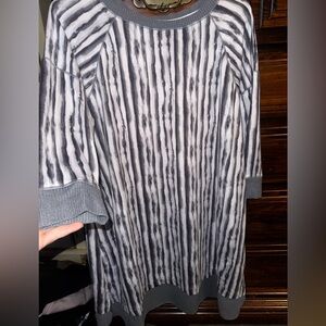 Simply Vera Wang Gray and Black Striped Top